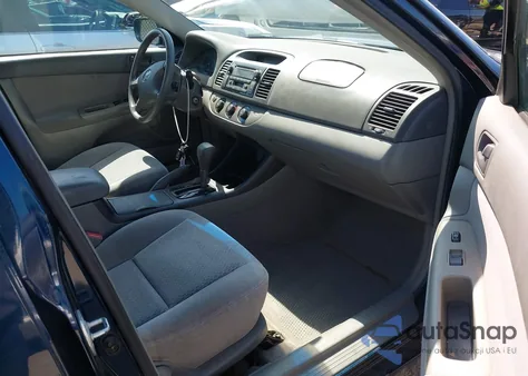 2003 Toyota Camry Le V6 z USA, uszkodzony, nr VIN 4T1BF32K93U050590